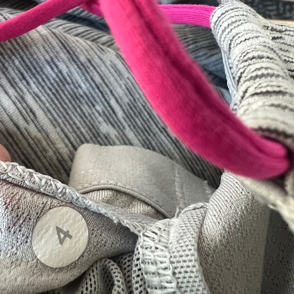 Lululemon Dancing Warrior Tank Top Silver Spoon Jewelled Magenta Women’s Size 4 - Picture 4 of 5